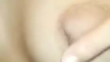 Inked Desi gal records solo sex clip in which she fingers XXX vagina