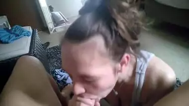 Old School Jazz sucks cock like a champ and swallows Cum. Pretty face Teen and nice Ass