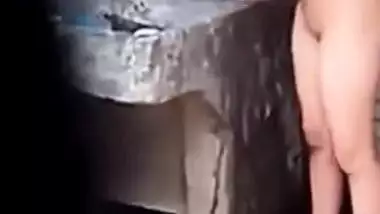 Desi gal washes XXX tits outdoors not knowing she takes part in sex video