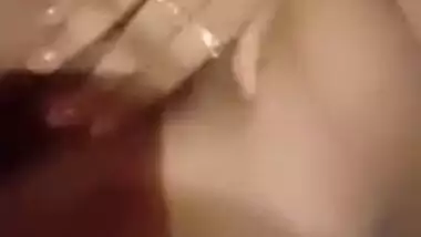 Desi wench shows her fantastic XXX tits and fingers cunt in MMS solo