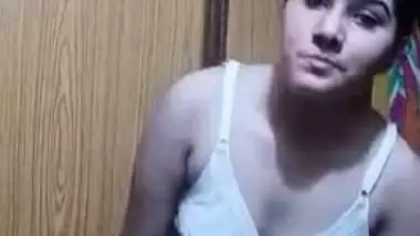 Karachi bhabhi nude stripping solo