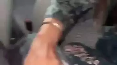 Horny lady’s outdoor blowjob makes her guy cum in the car