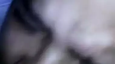 Man has XXX sex with hot Desi wife who knows nothing about MMS leaking