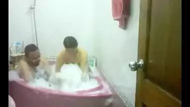 Big ass Indian aunty nude bath videos taken by her lewd husband for you