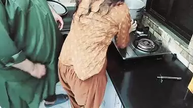 Desi Housewife Fucked Roughly In Kitchen While She Is Cooking With Hindi Audio