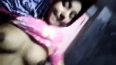 Hot Muslim Desi girl teases with her perky XXX breasts for the cam