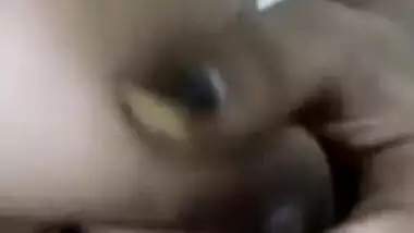 Amateur Indian acts like a XXX slut on camera revealing everything