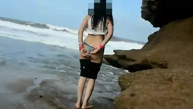 Video xxx of a young couple enjoying outdoor sex on their honeymoon