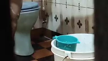 Mallu Kerala Hot Wife Bathing And Fingering At Home Made Indian Desi -malluhotbird
