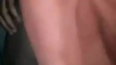 Indian Village Bhabhi Ki Chut Ki Garmi, Cooler Se Hawa Le Rhi Chut Me