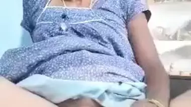 XXX porn of dazzling Desi wife who has wild solo session with banana