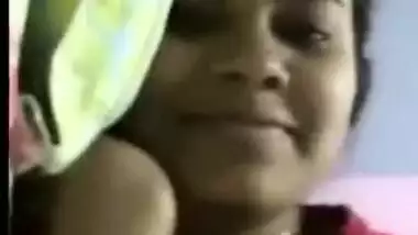 Solo sex video of Desi MILF who gently touches own XXX nipples in bed