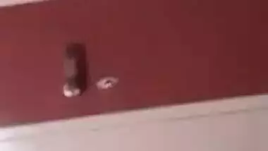 Slender Desi bhabhi gets on all fours to have XXX session in doggy