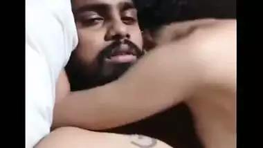 Desi xxx chudai of a Bihari girl in an Oyo room