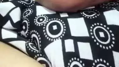 Man enjoys Pakistani video call sex with a milf from Karachi