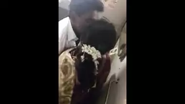 Tamil mms scandals of big boobs bhabhi doing outdoor sex in running train