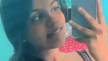 Indian nude selfie videos of big boobs GF viral xxx