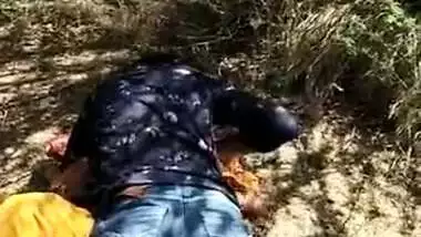 Today Exclusive- Desi Village Cheating Wife Out Door Sex With Lover Record By Village Guy