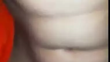Desi whore rides lover's XXX prick with her hairy pussy in MMS video