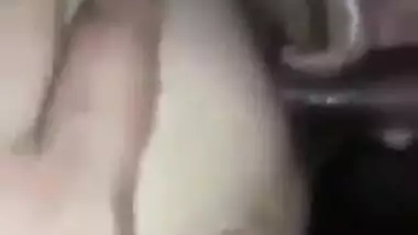 Men use Vaseline to drill an aunty’s ass in Tamil aunty sex