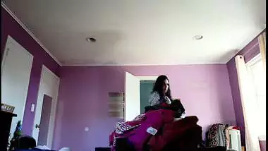 Spying on matured desi aunty dressing in bedroom