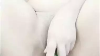 Naila Pakistani Girl Anal Fucking With Huge Cucumber Loud Screaming With Urdu Dirty Talking