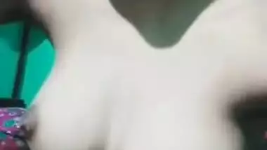 Today Exclusive-cute Girl Strip Her Cloths And Record Nude Selfie For Lover