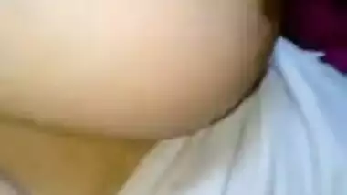 Desi girl with tattooed hands holds the sex camera to film her XXX body