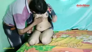 Indian hot sexy bhabi ki chut ki peyas bujhae school master ne bedroom me le ja ker
