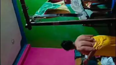 Hindi mom changing dress viral video exposed online