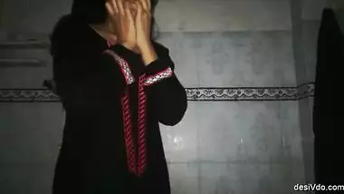 Shy Paki Girl Record Nude Vidoe For Lover Lekaed Mms Must watch Guys