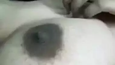 Desi lady licks nipples and not every girl can do such a porn thing