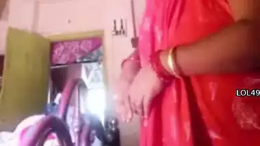 Bengali boudi nude show on video call to relative