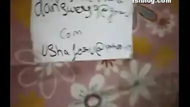 Sexy matured desi aunt giving herself for money from Hyderabad getting captured by broker