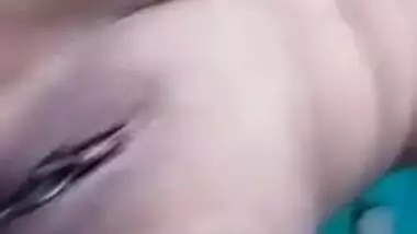 Tiny Desi girl shows on cam her bald XXX pussy is in need of sex