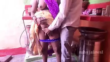 Desi housewife has to cook but horny husband is eager to fuck XXX hole