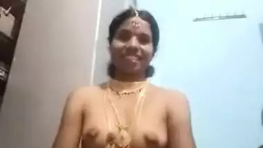 Telegu Desi XXX wife’s full nude show for her internet lover