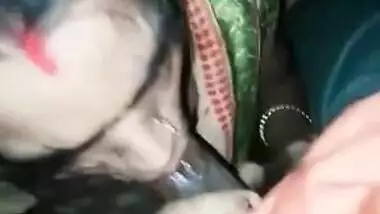Guy captures Desi MILF giving a XXX blowjob in self-made close-up video