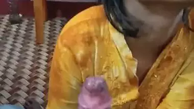 Desi maid daughter suck cock porn