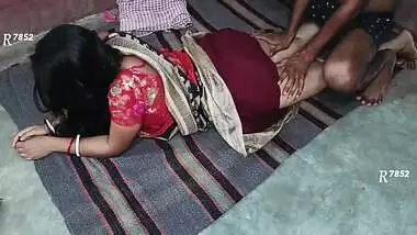 Meri Padosi Bhabhi Ko Chupke Se Uske Ghar Me Ja Kar Chut Mari.usne Mujhe Apni Tv Thik Karne Ko Bulayi Thi