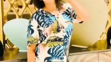 So Gorgeous Girlfriend with a Hairy Pussy Pics and Fucking Videos Part 1