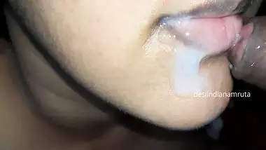 Desi Cute Indian Bhabhi Gets Massive Cumshot In Beautiful Mouth & Lip From Her Devars Cock !!