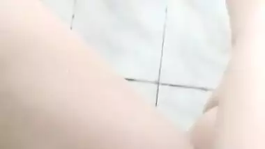 Cute Girl Masterbation With Hard Object In Corona Virus Home Made