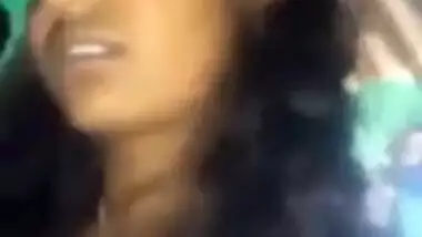 Nasty Desi XXX slut gets her small boobs licked by her neighbour MMS