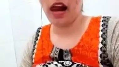 Today Exclusive -paki Bhabhi Shows Her Boobs And Pussy To Lover On Vc Part 1