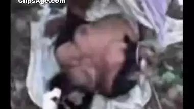 Village lady Neeru from Vellore gettting fucked in forest MMS video