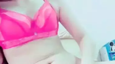 Desi gal sends BF solo sex video in which she fingers own XXX peach