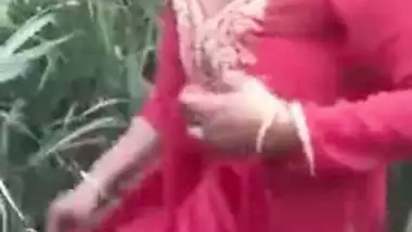 Desi wife caught cheating outdoor. This is going to be the mega XXX scandal