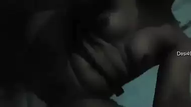 Lack of sex toys isn't a problem for Indian girl who uses fingers