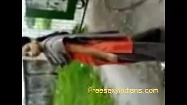 Outdoor sex clip of a juvenile couple having enjoyment in the park